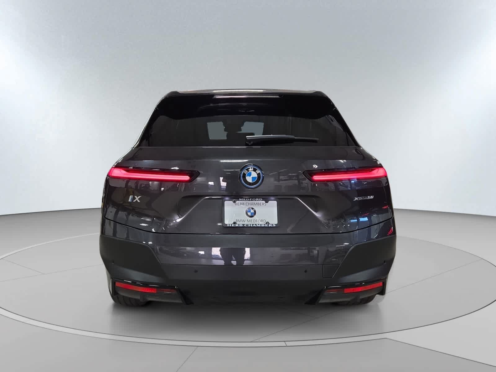 Used 2024 BMW iX xDrive50 w/ Convenience Package AWD/4WD image 12