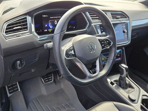Used 2022 Volkswagen Tiguan SE R-Line AWD/4WD image 21