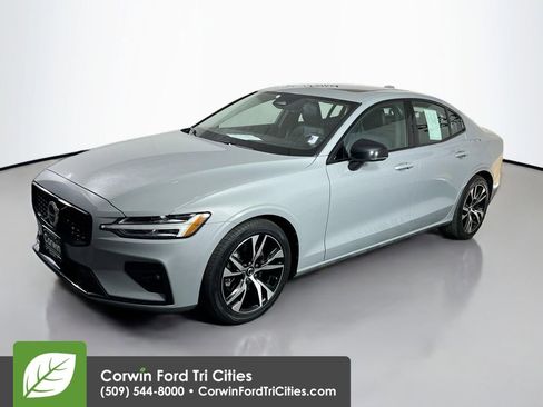 Used 2024 Volvo S60 B5 Core FWD image 5