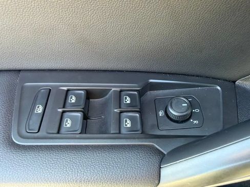 Used 2022 Volkswagen Tiguan S FWD image 25