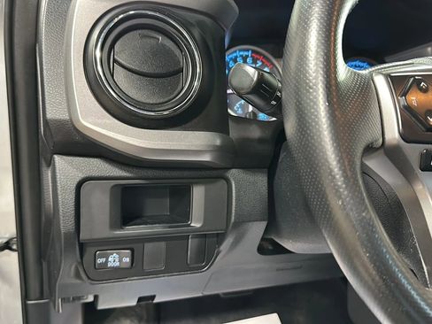 Used 2017 Toyota Tacoma SR5 w/ Tow Package AWD/4WD image 22