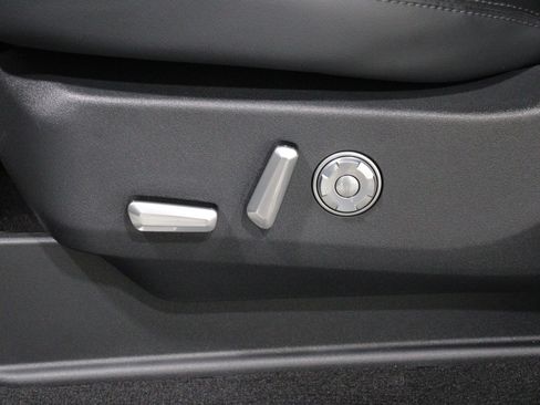 Used 2025 Lincoln Navigator Reserve w/ Jet Appearance Package AWD/4WD image 4