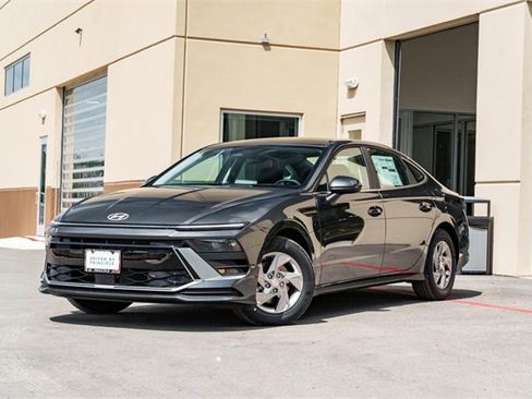 New 2025 Hyundai Sonata SE image 2