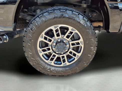 Used 2024 Ford F250 Limited w/ FX4 Off-Road Package AWD/4WD image 9