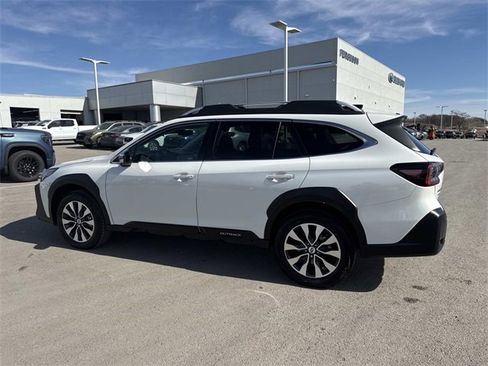 Used 2025 Subaru Outback Touring image 7