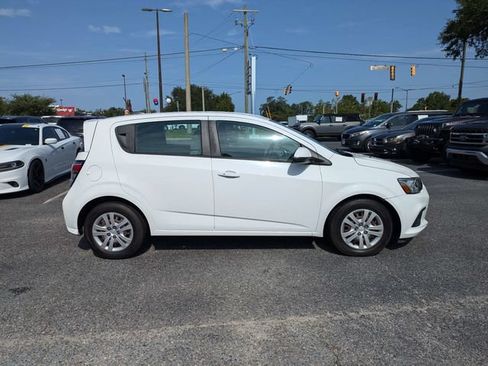 Used 2019 Chevrolet Sonic LT FWD image 4