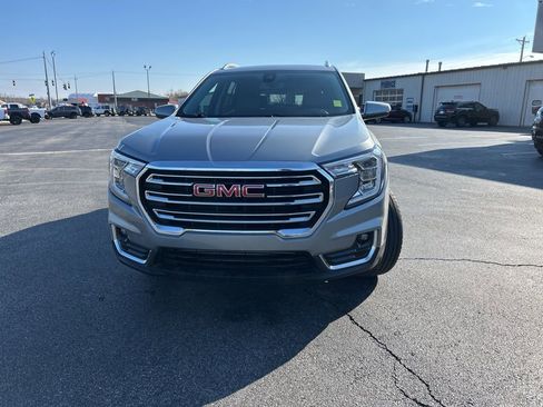 Used 2024 GMC Terrain SLT image 8