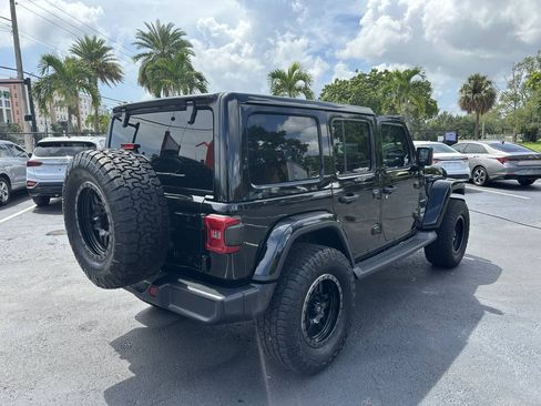 Used 2019 Jeep Wrangler Unlimited Sahara w/ LED Lighting Group AWD/4WD image 5