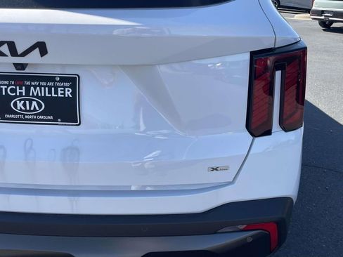 Used 2025 Kia Sorento SX image 13