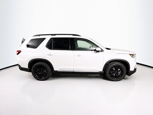 New 2025 Honda Pilot Touring image 2