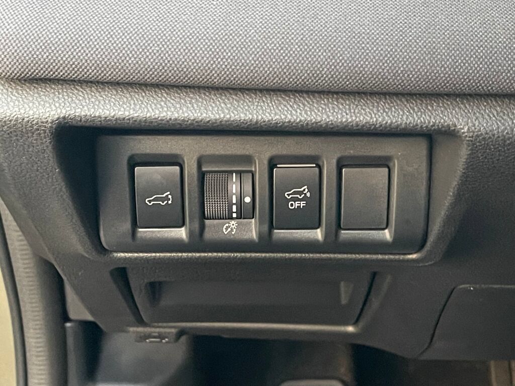 Used 2025 Subaru Outback Premium AWD/4WD image 19
