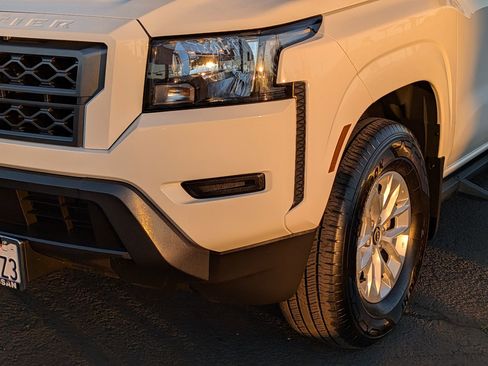 Certified 2024 Nissan Frontier SV w/ Technology Package image 11