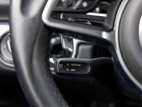 Used 2018 Porsche 718 Cayman S image 32