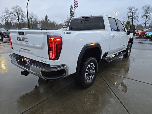 Used 2025 GMC Sierra 3500 SLE w/ SLE Value Package image 6