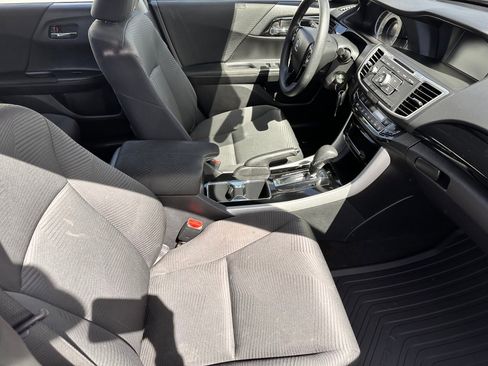 Used 2016 Honda Accord LX image 9