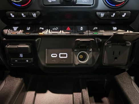 Used 2020 Chevrolet Silverado 3500 High Country AWD/4WD image 38