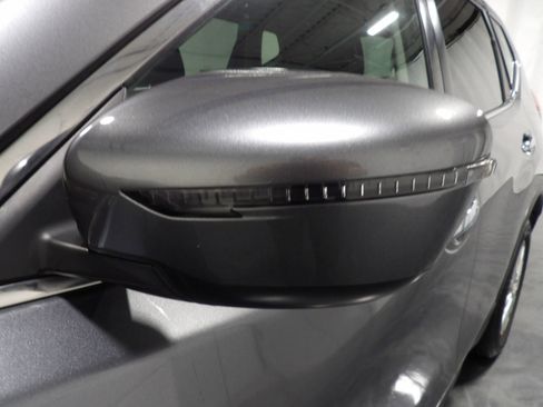 Used 2019 Nissan Rogue SV AWD/4WD image 6