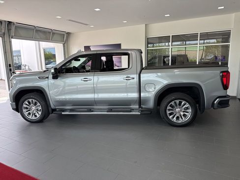 Used 2025 GMC Sierra 1500 Denali AWD/4WD image 5