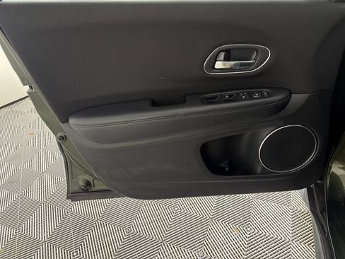 Used 2017 Honda HR-V EX image 9