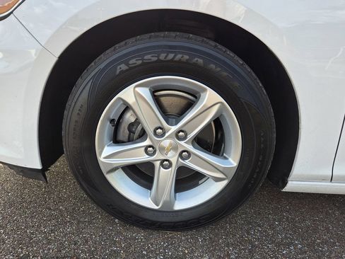 Used 2022 Chevrolet Malibu LT FWD image 5