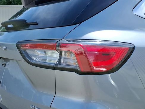 Used 2021 Ford Escape Titanium AWD/4WD image 18