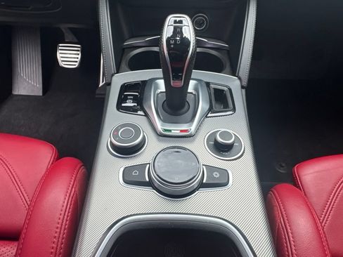 Used 2023 Alfa Romeo Stelvio Veloce AWD/4WD image 43