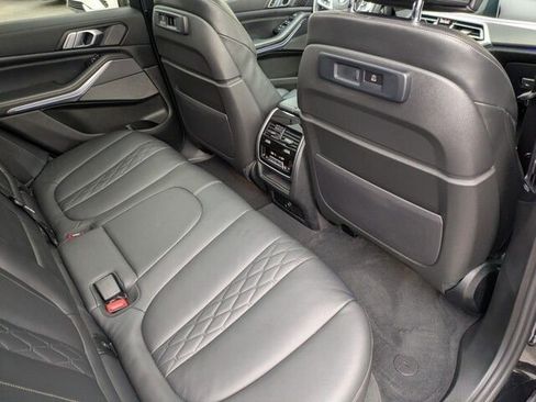 Used 2021 BMW X5 M50i image 29