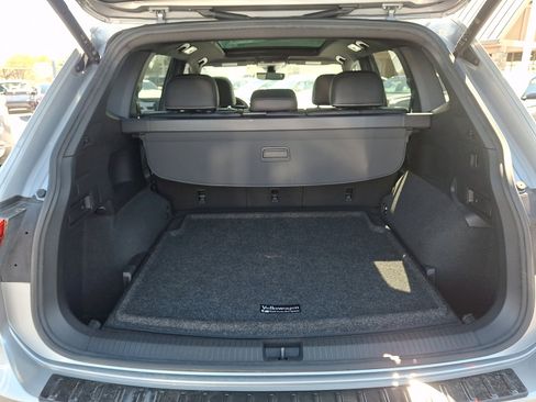Certified 2022 Volkswagen Tiguan SE R-Line AWD/4WD image 29