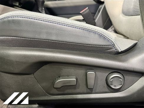 Used 2025 Subaru Forester Premium image 20