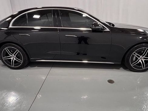 Used 2024 Mercedes-Benz E 350 4MATIC Sedan image 5
