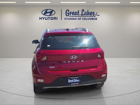 Certified 2024 Hyundai Venue SEL FWD image 4