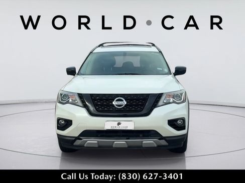 Used 2020 Nissan Pathfinder SL FWD image 2