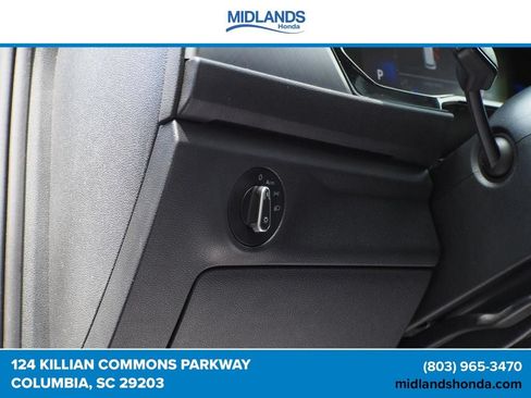 Used 2024 Volkswagen Jetta SE FWD image 18