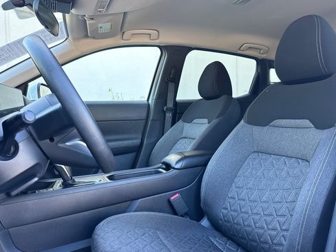 Used 2025 Nissan Kicks SV FWD image 5