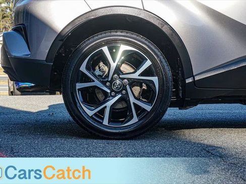 Used 2018 Toyota C-HR XLE image 16