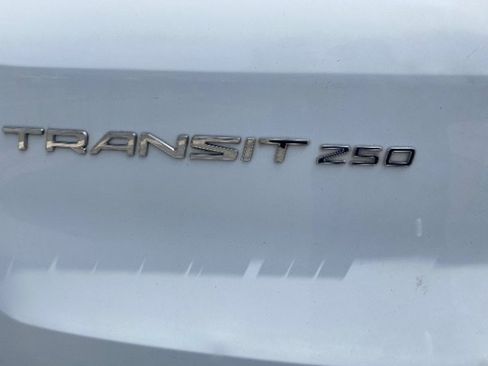 Used 2018 Ford Transit 250 148 Low Roof RWD image 20