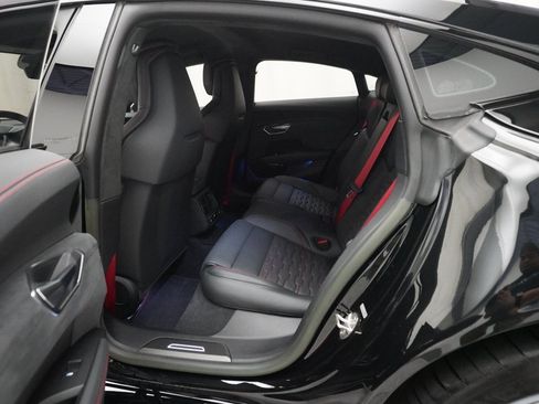 Used 2022 Audi RS e-tron GT image 31