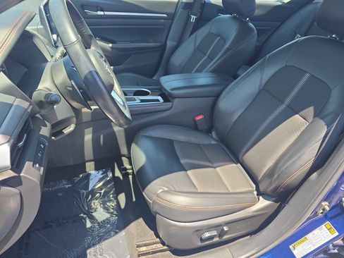 Used 2024 Nissan Altima 2.5 SR FWD image 14