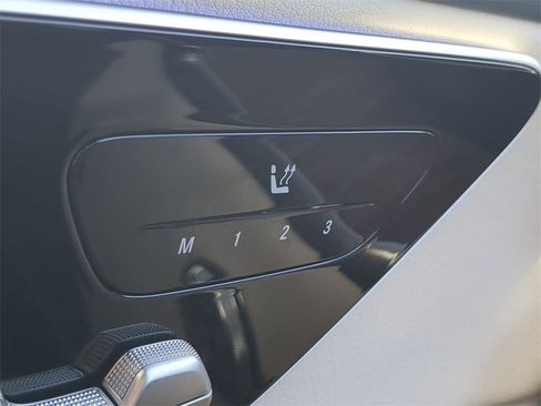 Used 2024 Mercedes-Benz GLC 300 4MATIC image 24