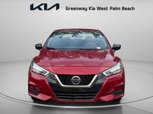 Used 2022 Nissan Versa SR FWD image 2