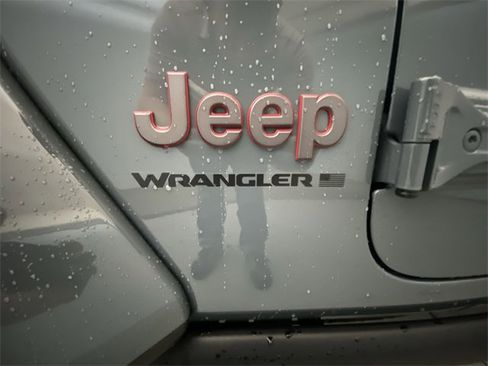 Used 2024 Jeep Wrangler Unlimited Rubicon image 26