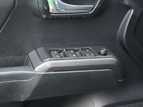 Used 2020 Toyota Tacoma TRD Off-Road w/ Technology Package AWD/4WD image 11
