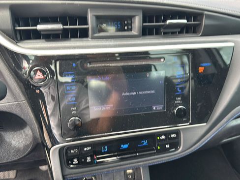 Used 2018 Toyota Corolla SE w/ Carpet Mat Package (TMS) FWD image 4