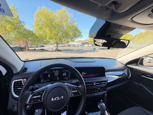 Used 2025 Kia Seltos S image 35