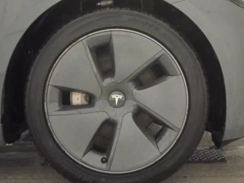Used 2023 Tesla Model 3 Standard Range RWD image 12