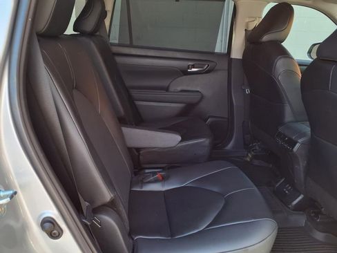 Certified 2025 Toyota Highlander XLE AWD/4WD image 23