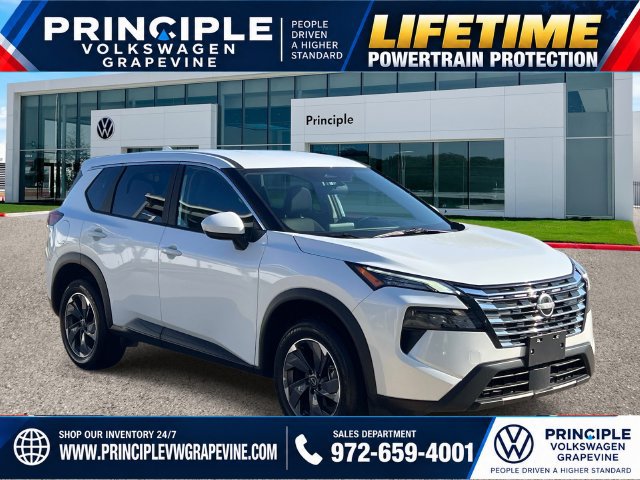 Used 2026 Nissan Rogue SV FWD image 2