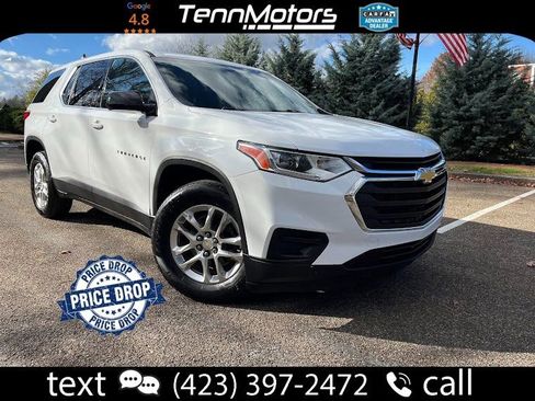 Used 2020 Chevrolet Traverse LS image 2