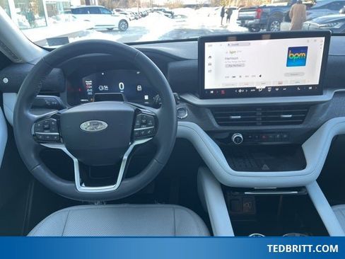 Certified 2025 Ford Explorer Platinum w/ Ultimate Package image 17