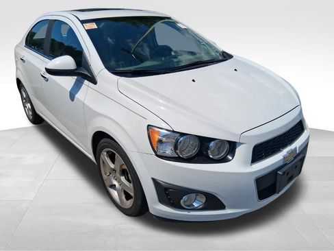 Used 2014 Chevrolet Sonic LTZ FWD image 2